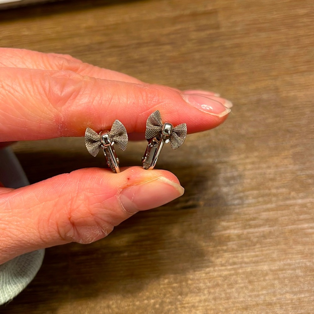 Butterfly tie ear clips